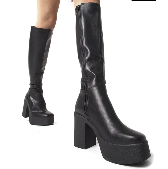 SOLD Lamoda Slick Nicks - Picture 1 of 10